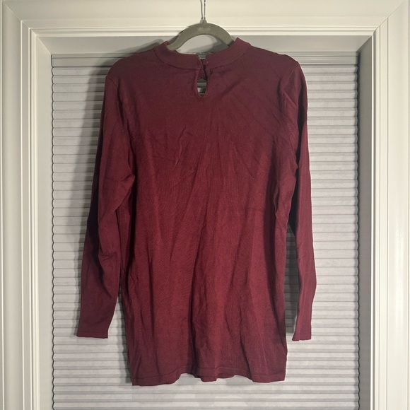 Maroon sweater with lace shoulders and cutout detail on chest D-14 - Picture 2 of 4